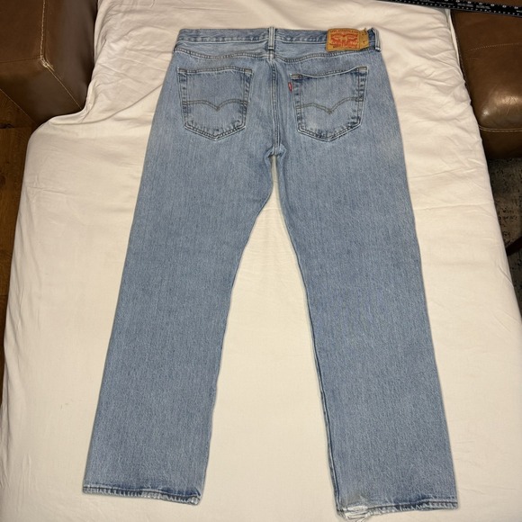 Levi's 501 Jeans Mens 36x29 Faded Light Wash Blue Straight Leg Button Fly Denim - Picture 2 of 12
